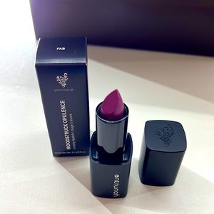 NWT Moonstruck Opulence creamy lipstick in Fab